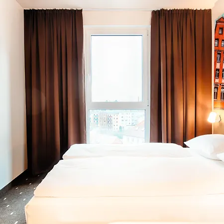 City-west Hotel