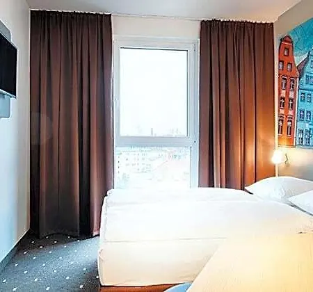 City-west Hotel 3*
