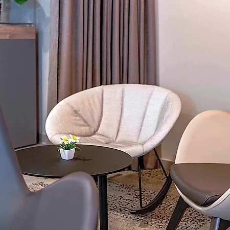 City-west Hotell