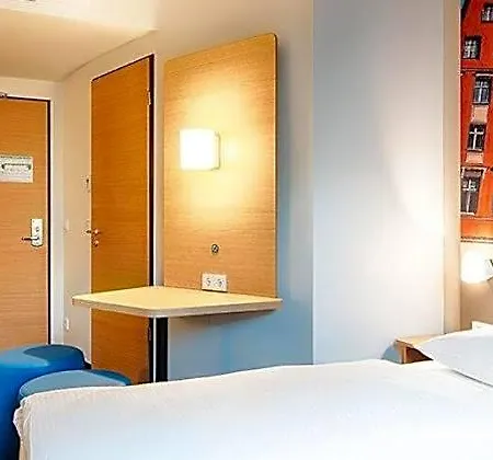 Hotell City-west 3*